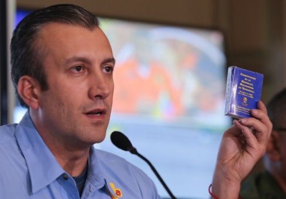Tareck El Aissami amenaza con cárcel a alcaldes opositores 