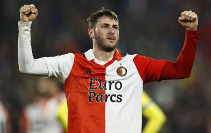 Santiago Giménez campeón con el Feyernood