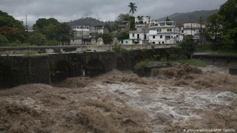 “Amanda” deja 18 muertos en Centroamérica