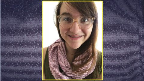 Joven imprime su tesis en una bufanda