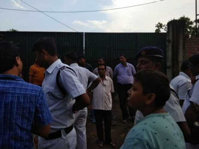 Encuentran 14 fetos humanos en estanque en India