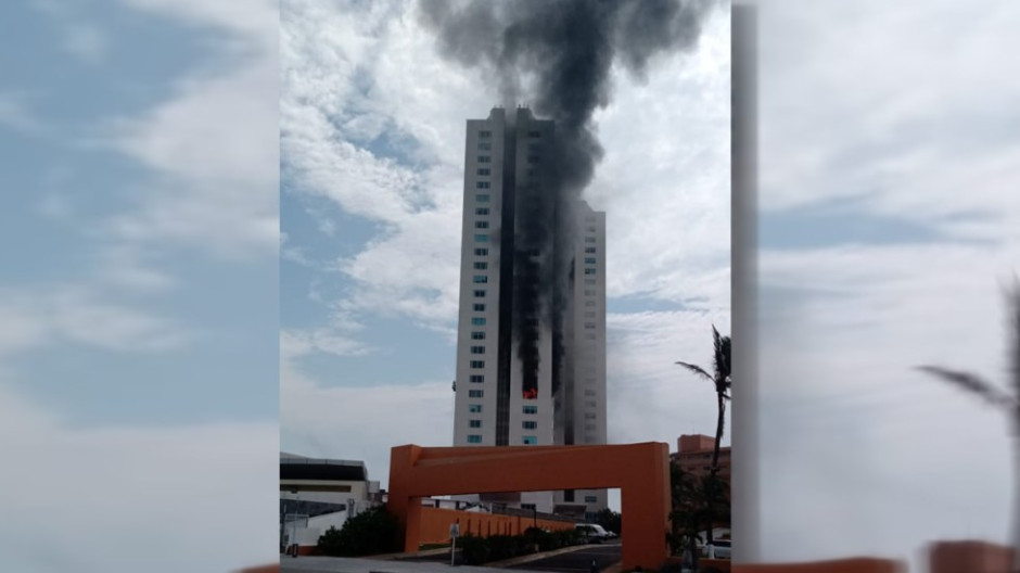 Se registra incendio en edificio de Boca del Río 