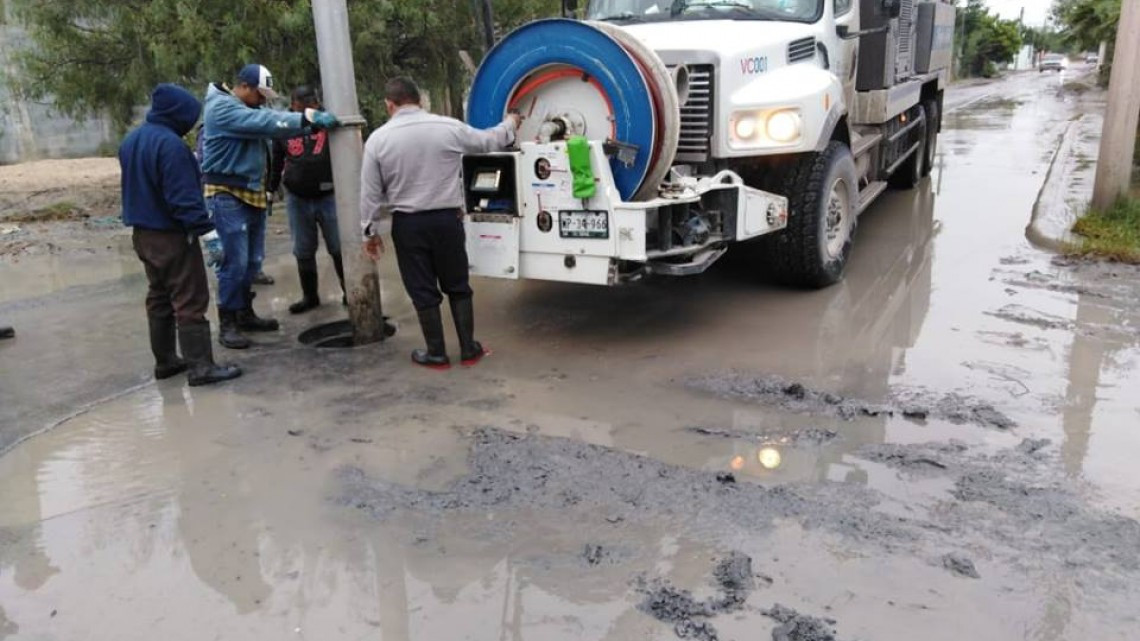 Comapa trabaja con equipo vactor