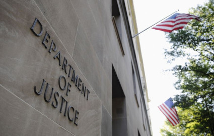 EU investiga presunto plan de sobornos para obtener indultos de Donald Trump