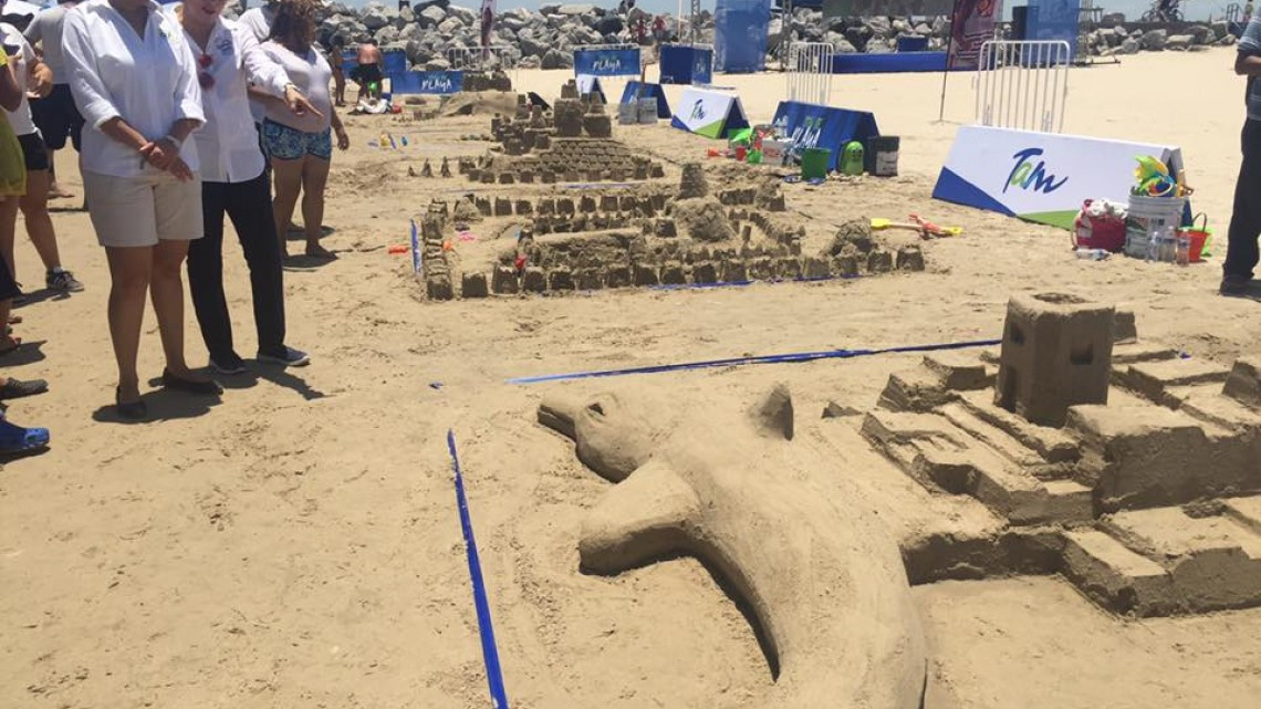 Llevan a cabo Concurso de Castillos de Arena en Playa Miramar