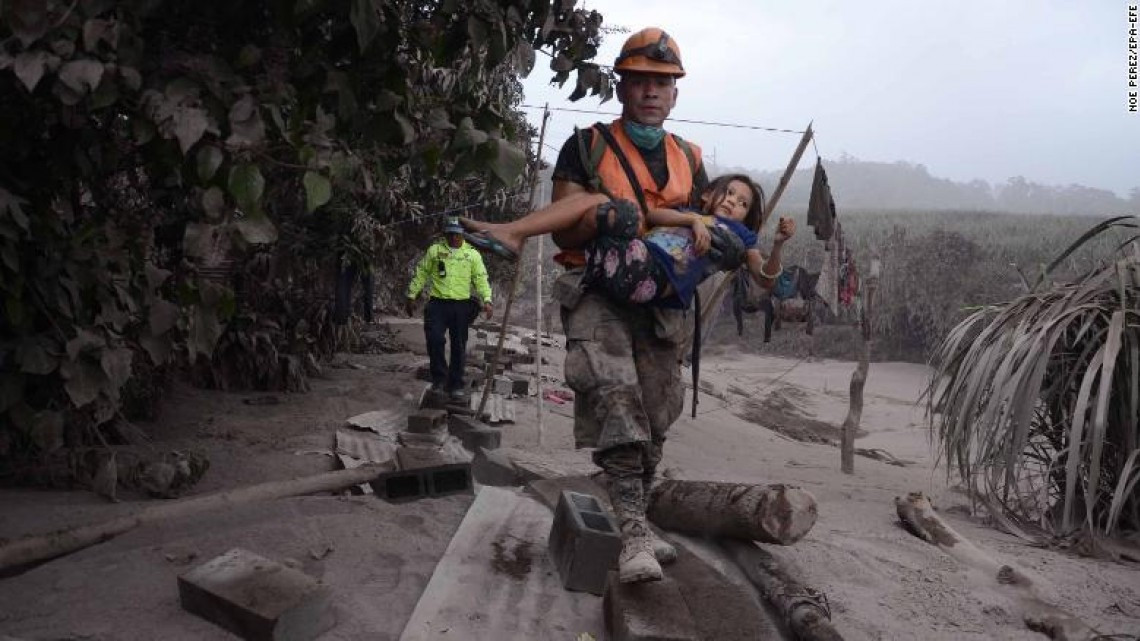  Suman 62 muertos, tras la erupción en Guatemala