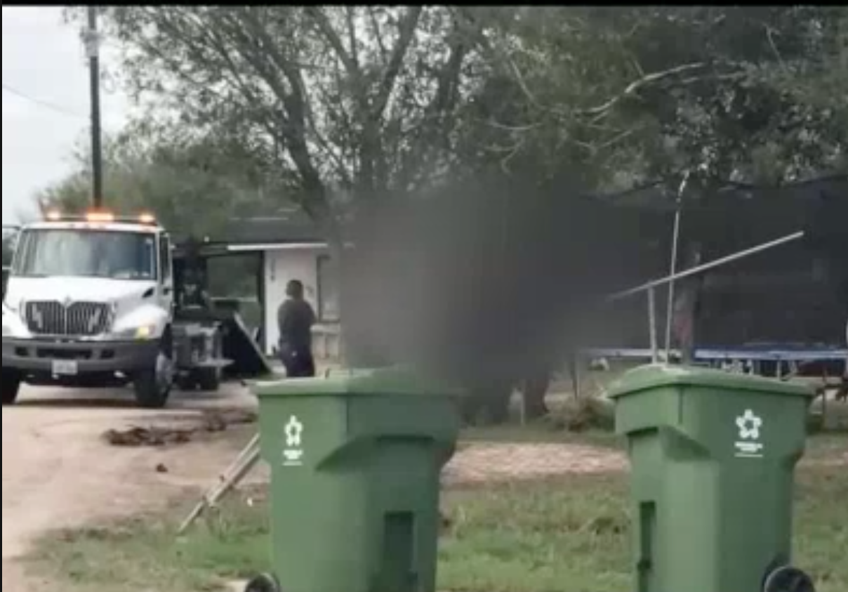 Arrestan a varias personas durante cateo de FBI