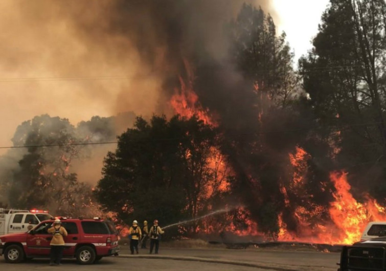 Incendios forestales azotan amplias regiones de California