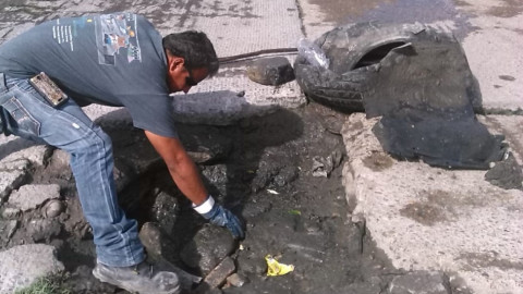 Extrae la COMAPA piedras de alcantarilla