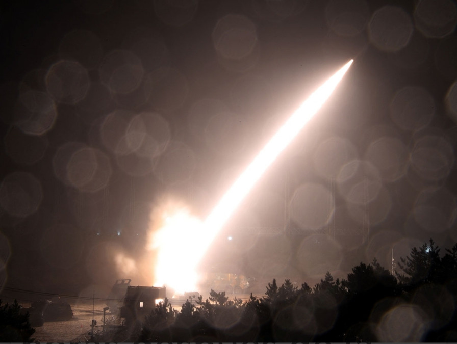 Corea del Norte dispara misil y aumenta tensión con EEUU 