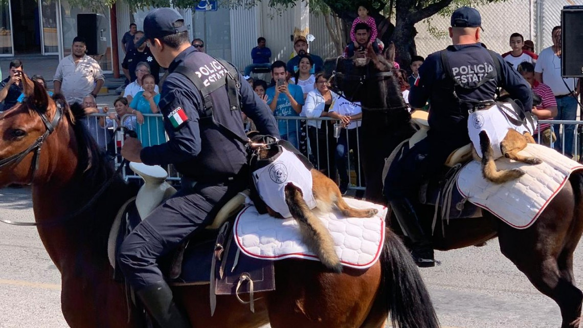 Con saldo blanco se desarrolla desfile del 20 de noviembre en Victoria