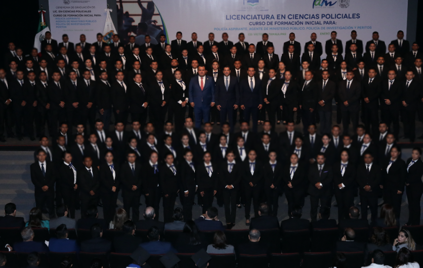 Universidad de Seguridad y Justicia gradúa a nuevos licenciados