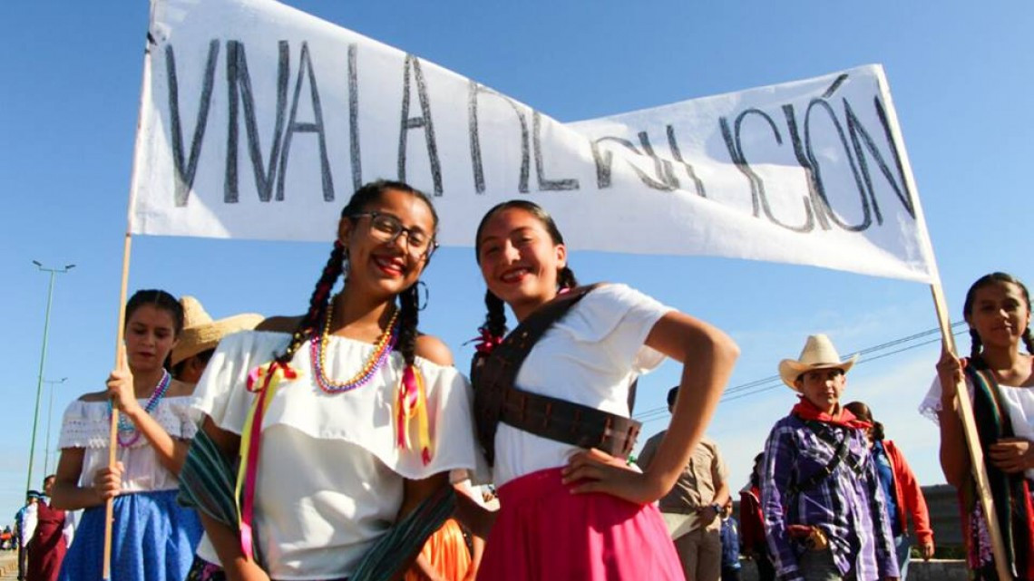 Realizan desfile por 107 Aniversario de la Revolución Mexicana