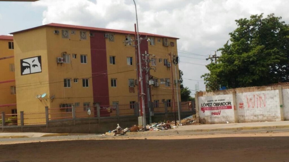 Pintan bardas en Venezuela a favor de AMLO