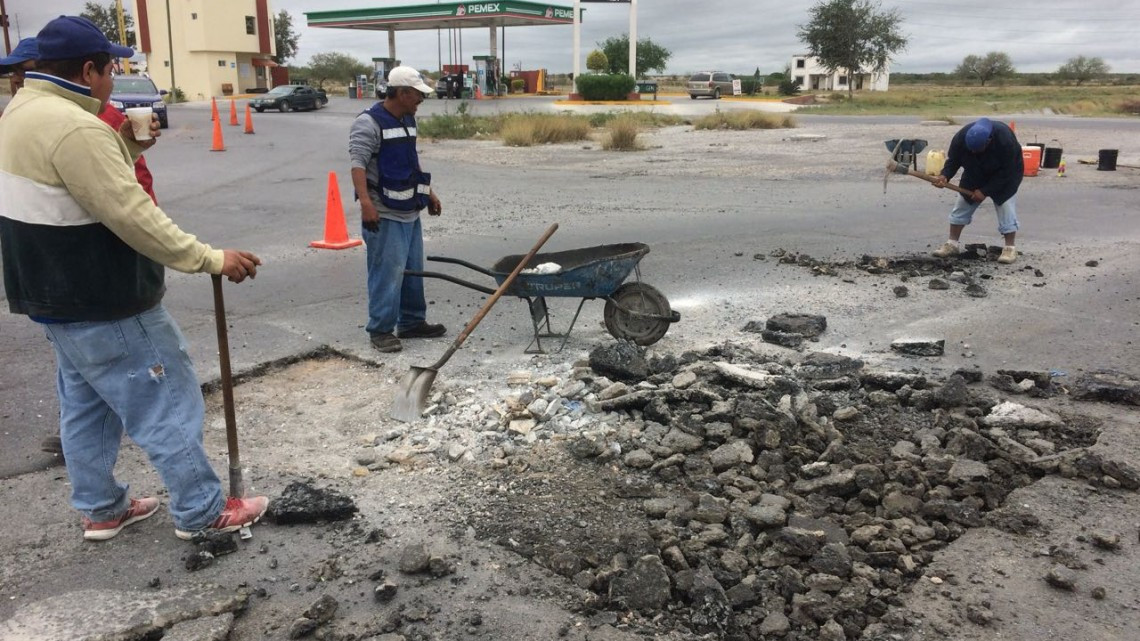 Intensifican labores de bacheo