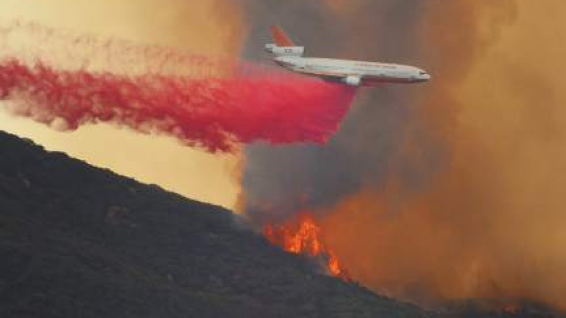 Nuevo incendio amenaza a California
