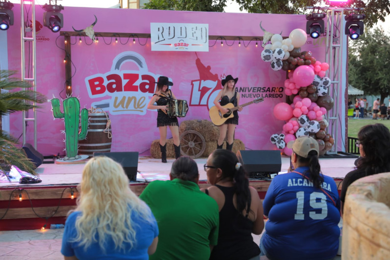 Apoya Gobierno Municipal a 150 emprendedores en edición 34 del bazar UNE