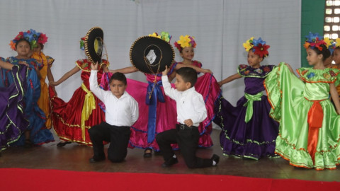 Encabeza Ayuntamiento honores a la bandera en el Instituto Cultural Cuauhtémoc