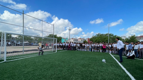 Inauguran nueva cancha de fútbol en Lomas del Real de Jarachina Sur