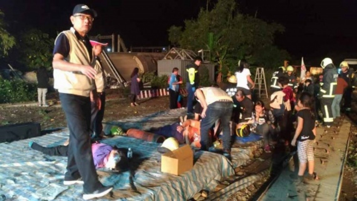 22 muertos por accidente de tren en Taiwán