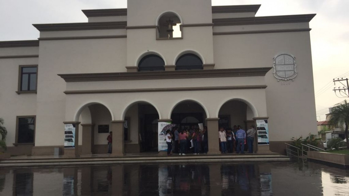 Colonos piden introducir servicios básicos en sus sectores