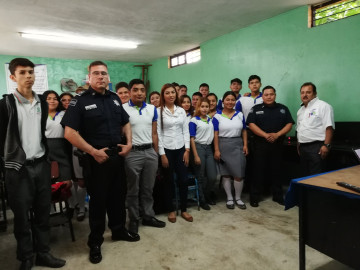 Orientan a jóvenes con plática en prevención sobre “delitos cibernéticos”