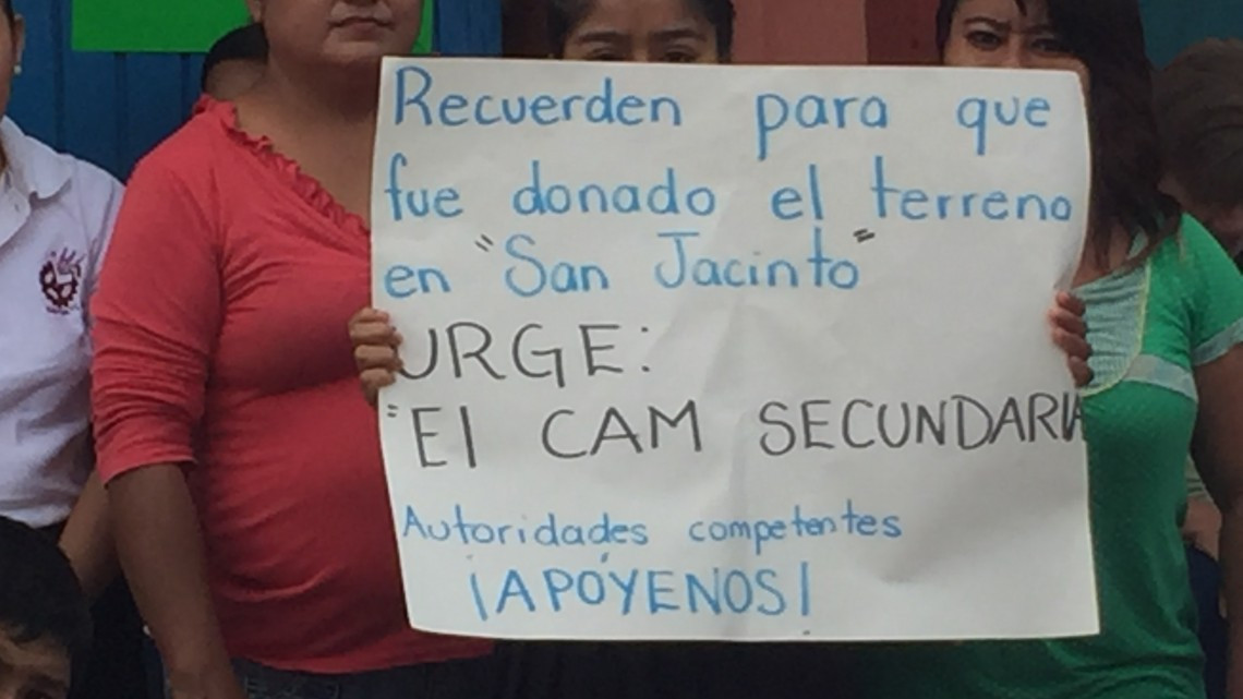  Continúa bloqueado el centro de atención múltiple