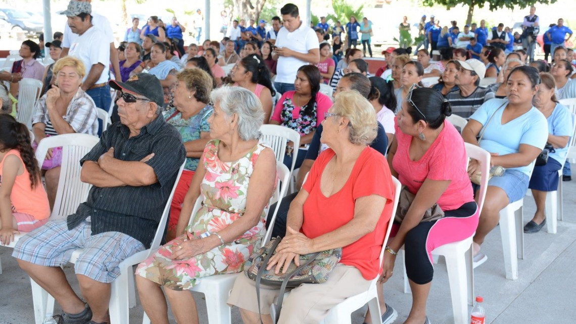 Reciben en la colonia López Portillo beneficios de Brigada