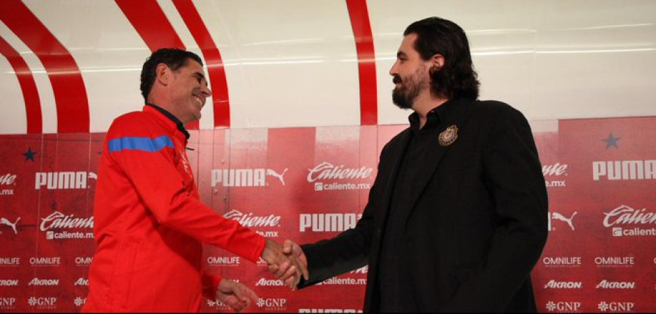 Chivas le da la bienvenida a Fernando Hierro