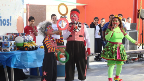 Festejan 102 niños su 'Cumpleaños del Mes'