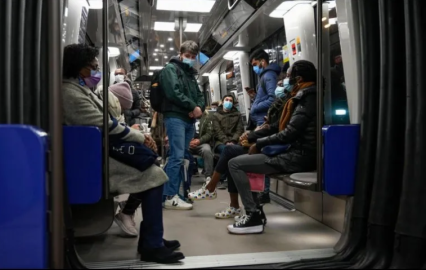 Mujer pierde la vida en Metro de Nueva York tras ser empujada a las vías 