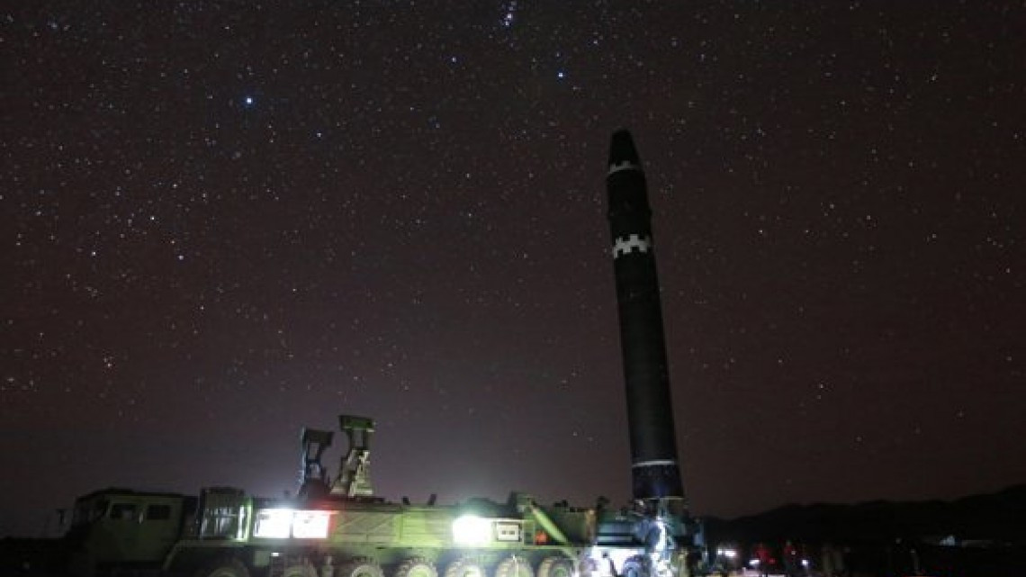 Así celebró Kim Jong Un el lanzamiento de un misil