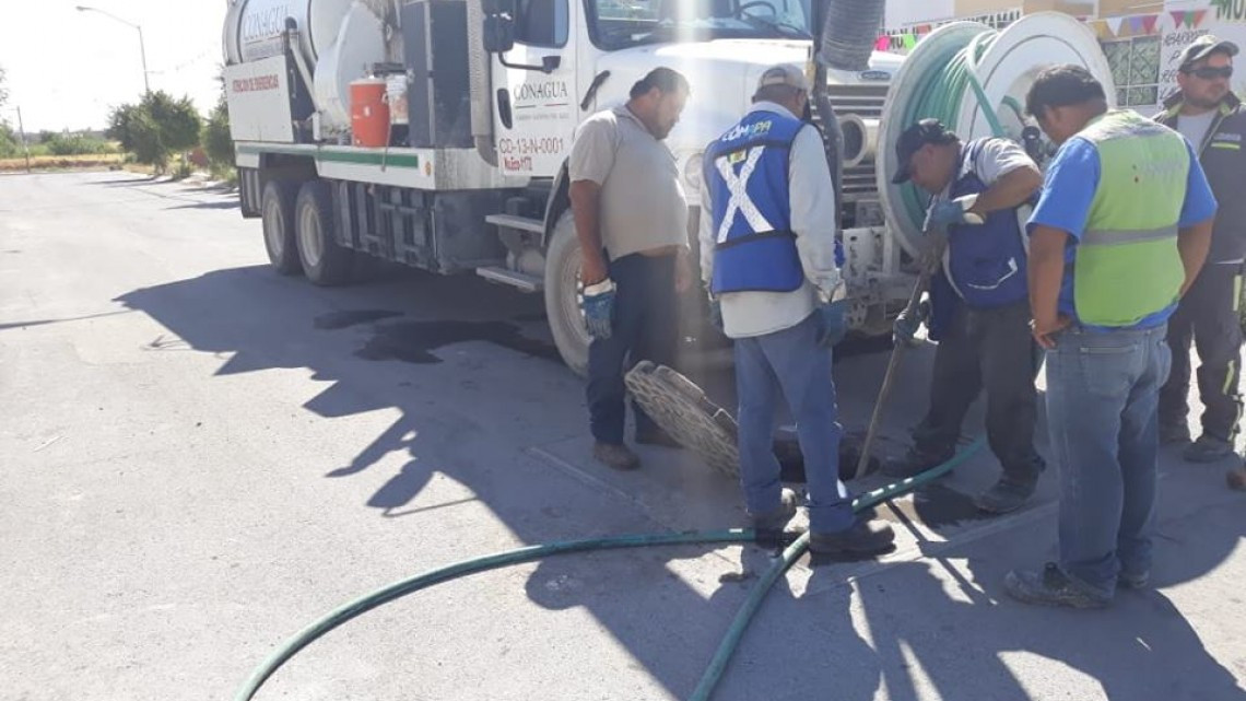 Comapa trabaja con equipo vactor