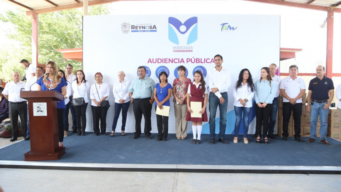 Benefician a 600 en audiencia pública en la Esfuerzo Nacional