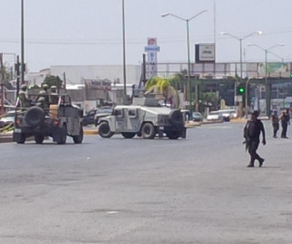 Caos total en enfrentamiento a balazos en Bulevar Miguel Alemán