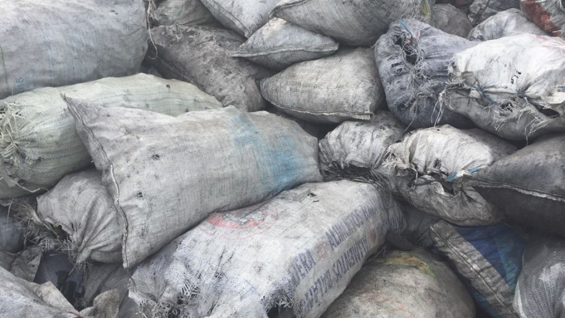 "No se hará la carnita asada", se incendia camión con carbón