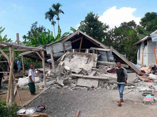 14 muertos tras sismo en Indonesia