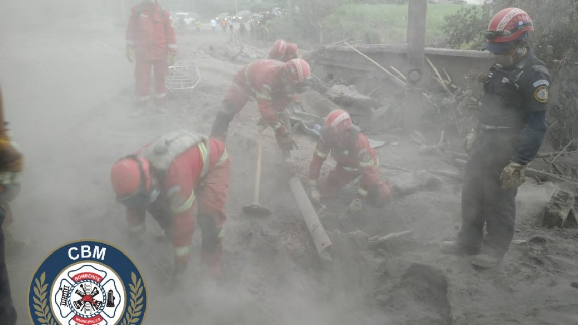 Mal clima dificulta labores de rescate en Guatemala