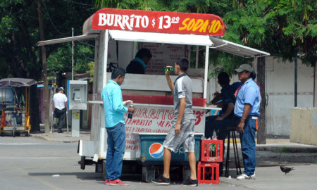 Iniciará comercio municipal con renovación de permisos