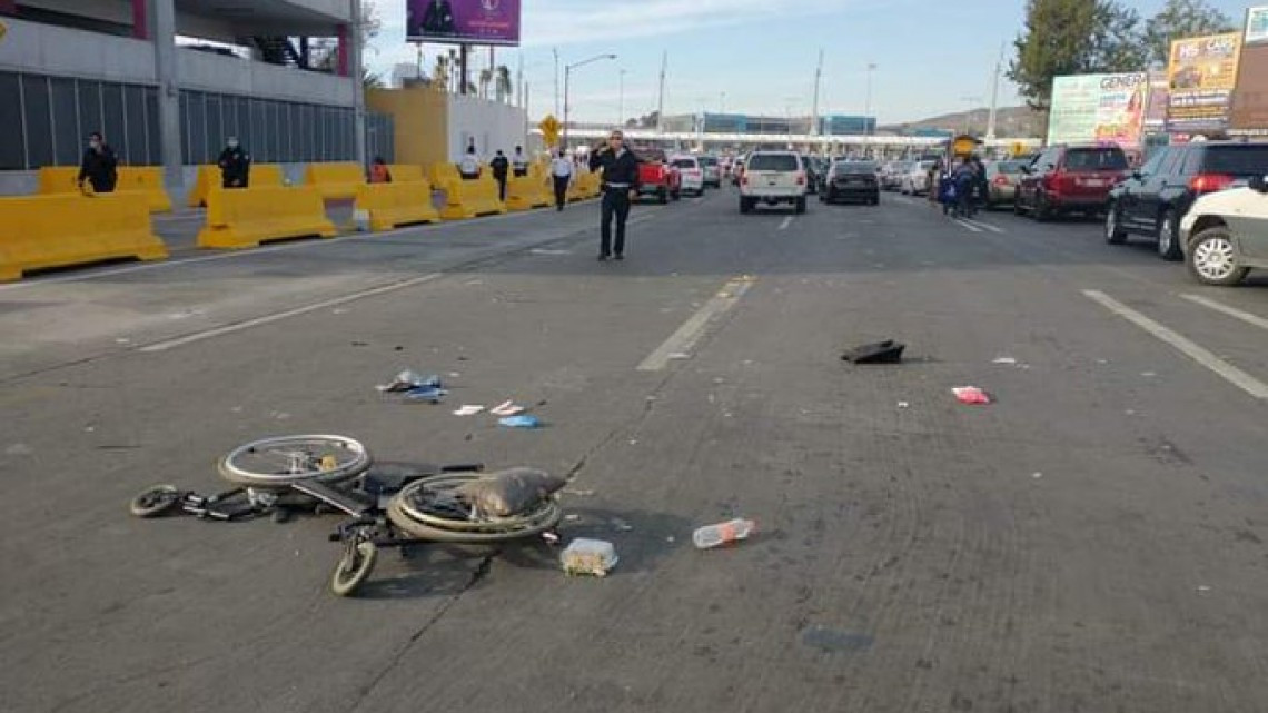 Conductor atropella a varias personas en la garita de San Ysidro y muere