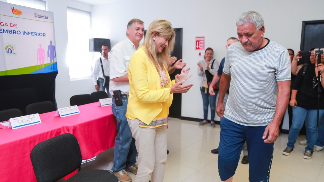 Entregan DIF y Ayuntamiento de Reynosa prótesis