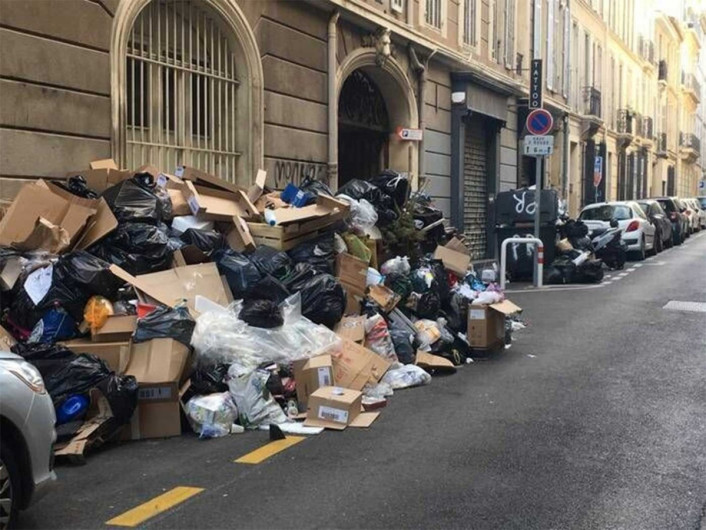 Crisis de basura por huelga de recolectores de basura