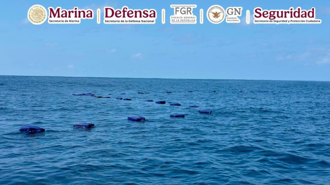 Aseguran 2.5 toneladas de cocaína frente a las costas de Michoacán