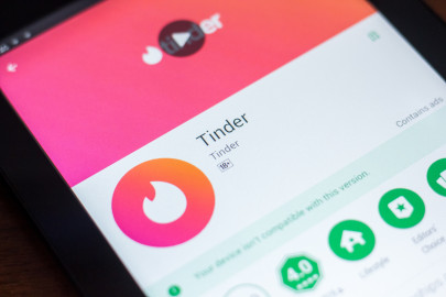 EU se une a principales apps de citas para promover la vacunación contra el COVID-19