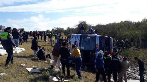 Al menos 13 muertos deja accidente de autobús en Argentina