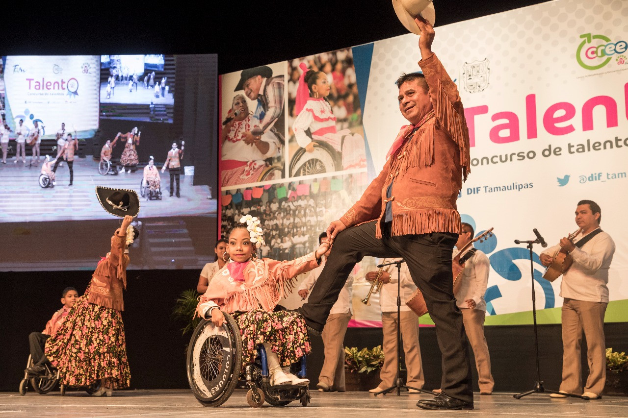 Con la participación de personas con discapacidad se realiza “Talento DIF” 