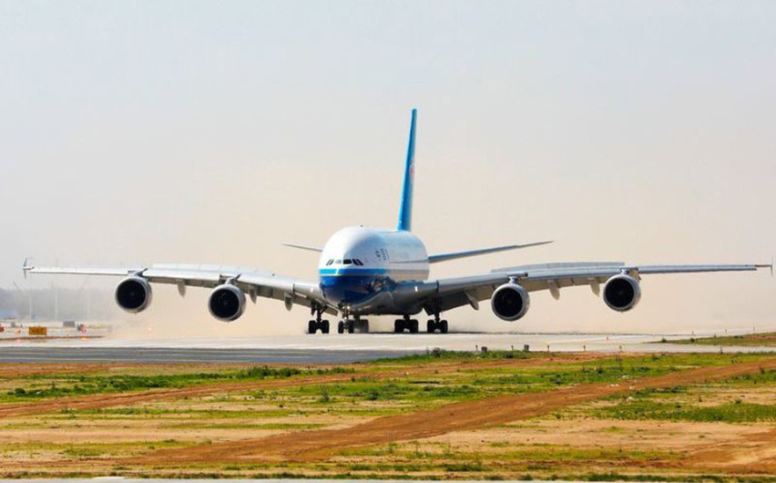 Realizan pruebas de aterrizaje en el nuevo Aeropuerto de Beijing