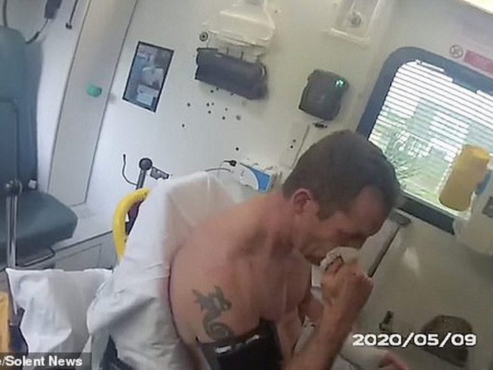 Policía mata a su amante por delatarlo con su esposa