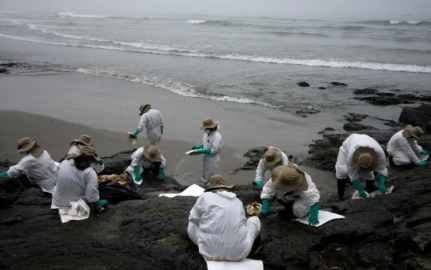 Declara Perú emergencia ambiental por derrame de petróleo