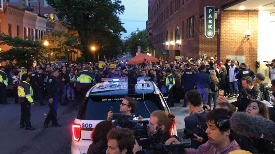  Inicia operativo de desalojo de la embajada Venezolana en Washington 